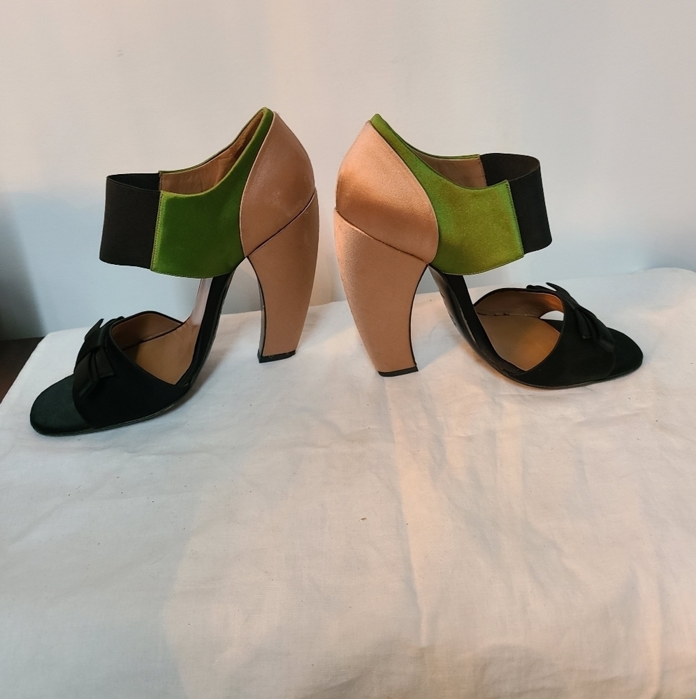 Prada Heels *RARE* - Picture 5 of 15